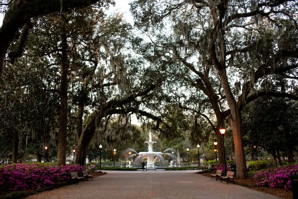 One Day in Savannah: Where to stay in Savannah, Things to do in Savannah, Savannah Things to do, Savannah Georgia, Where to eat in Savannah, Savannah Food, Best Food in Savannah, What to do in Savannah, When to visit Savannah, Best time to visit Savannah, Savannah Itinerary, Savannah One Day Itinerary