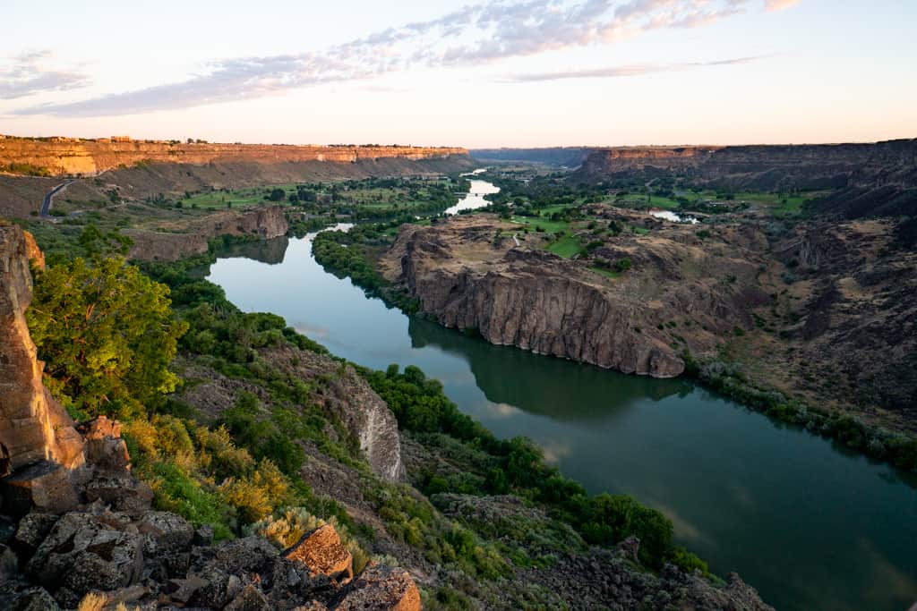 Southern Idaho, Things to do in Twin Falls Idaho, Things to do in Twin Falls, What to do in Twin Falls, What to do in Twin Falls Idaho, Where to stay in Southern Idaho, Where to stay in Twin Falls, What to eat in Twin Falls, Twin Falls Food, Twin Falls Hikes, Twin Falls Waterfalls, Waterfalls in Twin Falls, Kayaking to Blue Heart Springs, Visiting Southern Idaho