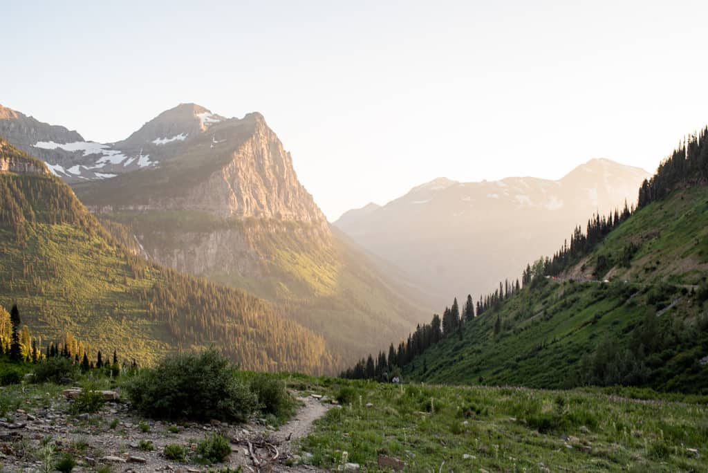 Driving the Going-to-the-Sun Road, the best stops on the Going-to-the-Sun Road, tips for the Going-to-the-Sun Road, Going-to-the-Sun Road rules, Going-to-the-Sun Road overlooks, Going-to-the-Sun Road hikes, Going-to-the-Sun Road tips, Going-to-the-Sun Road stops, Tips for the Going-to-the-Sun Road, Options for driving the Going-to-the-Sun Road, How to see the Going-to-the-Sun Road, When to drive the Going-to-the-Sun Road, Most beautiful drive in the United States, Glacier National Park, Things to do at Glacier National Park, What to do at Glacier National Park, Must see Glacier National Park