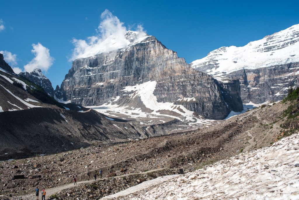 How to visit Lake Louise by shuttle in 2024