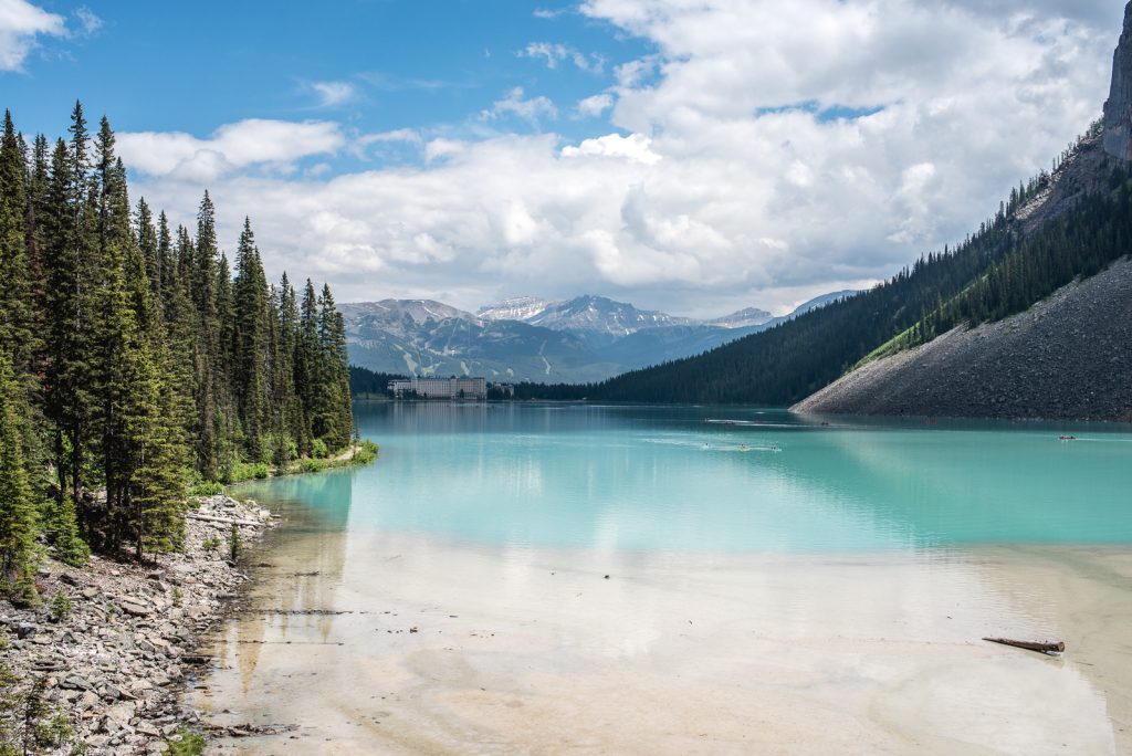 How to visit Lake Louise by shuttle in 2024