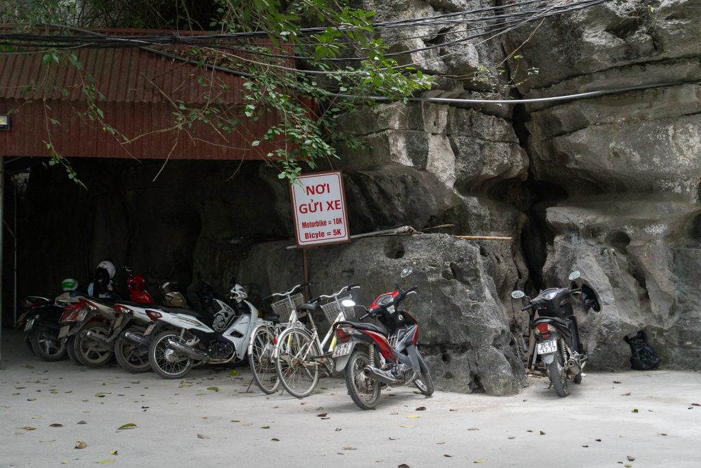 Parking for Mua Caves Viewpoint
