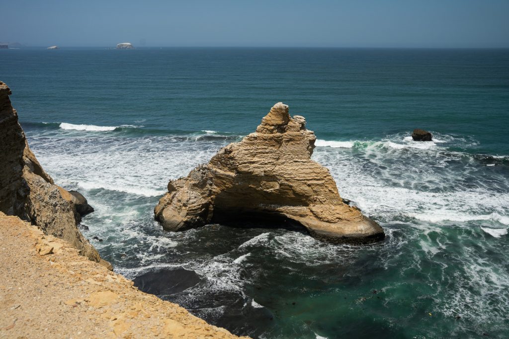 La Catedral Paracas, Peru