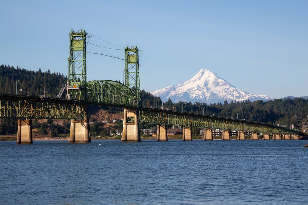 Hood River- Best Places to Visit in Oregon