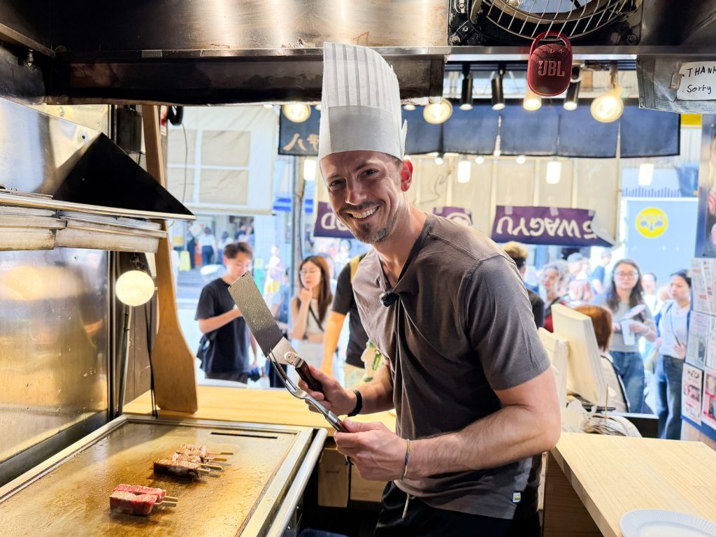 Tsukiji Outer Market | Foods to try in Japan