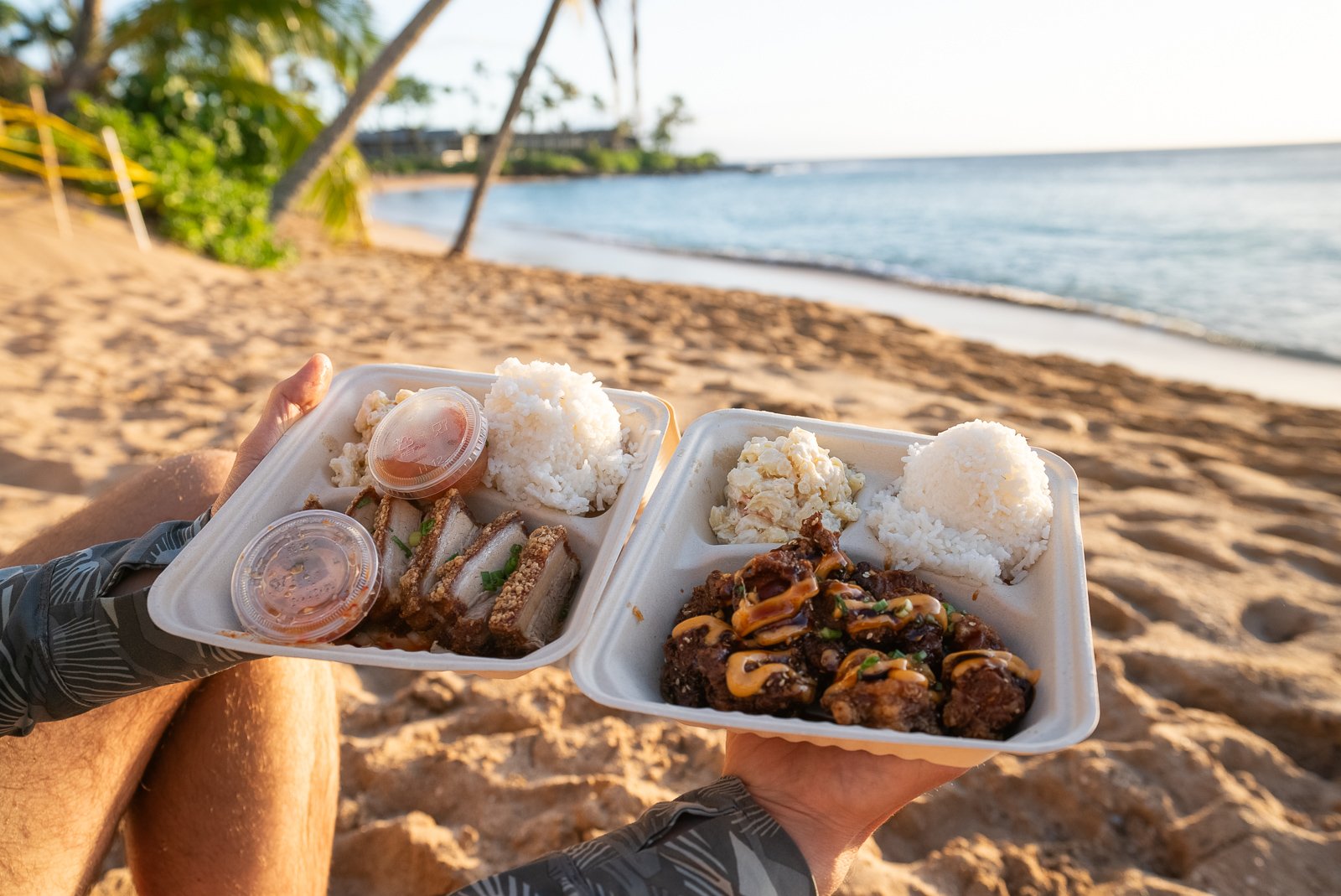 45+ Delicious Places to Eat on Maui, Hawaii