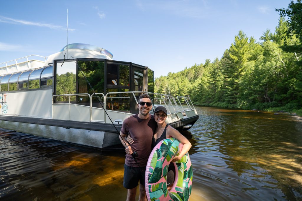 Ebel's Voyageur Houseboat rental at Voyageurs National Park
